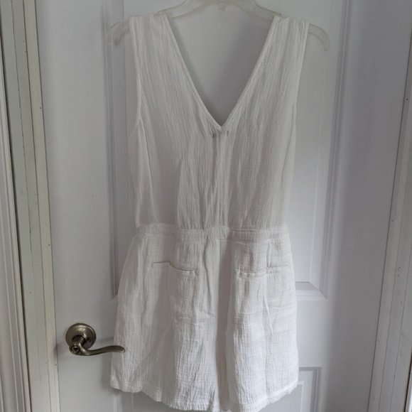 NWT Rails Romper - Picture 7 of 9